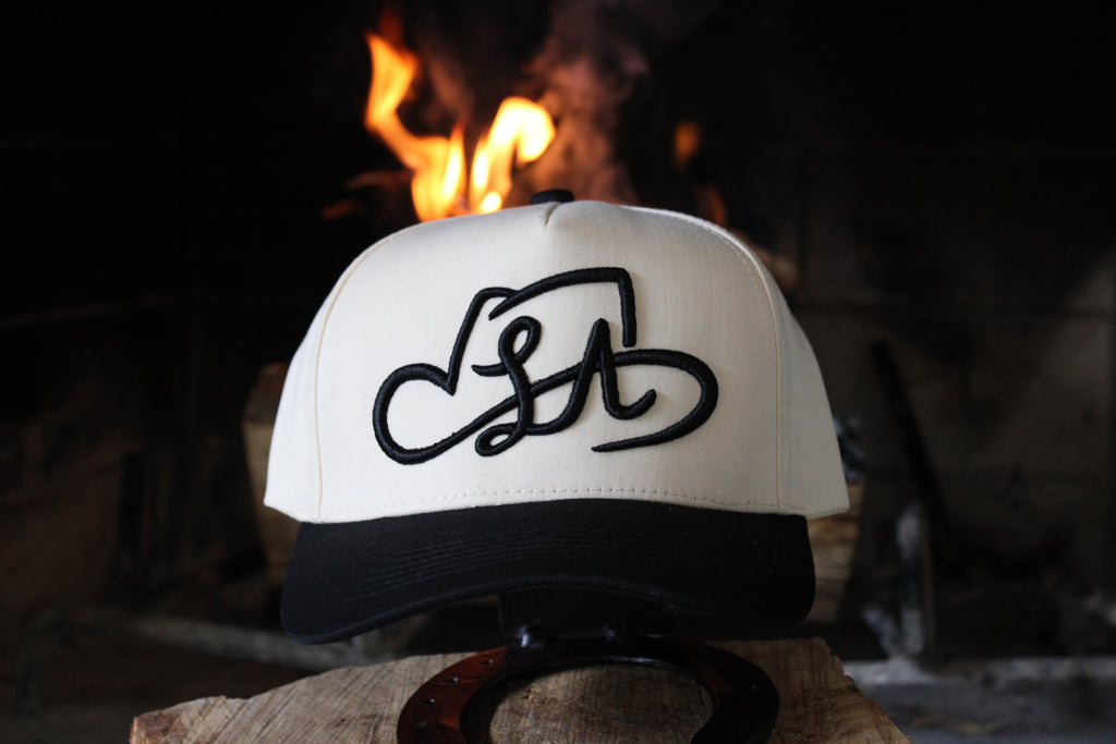 LA SHAPES CREAM & BLACK CURVED CAP