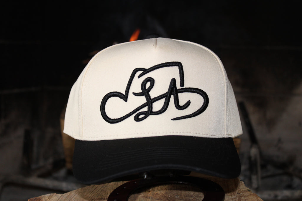 LA SHAPES CREAM & BLACK CURVED CAP