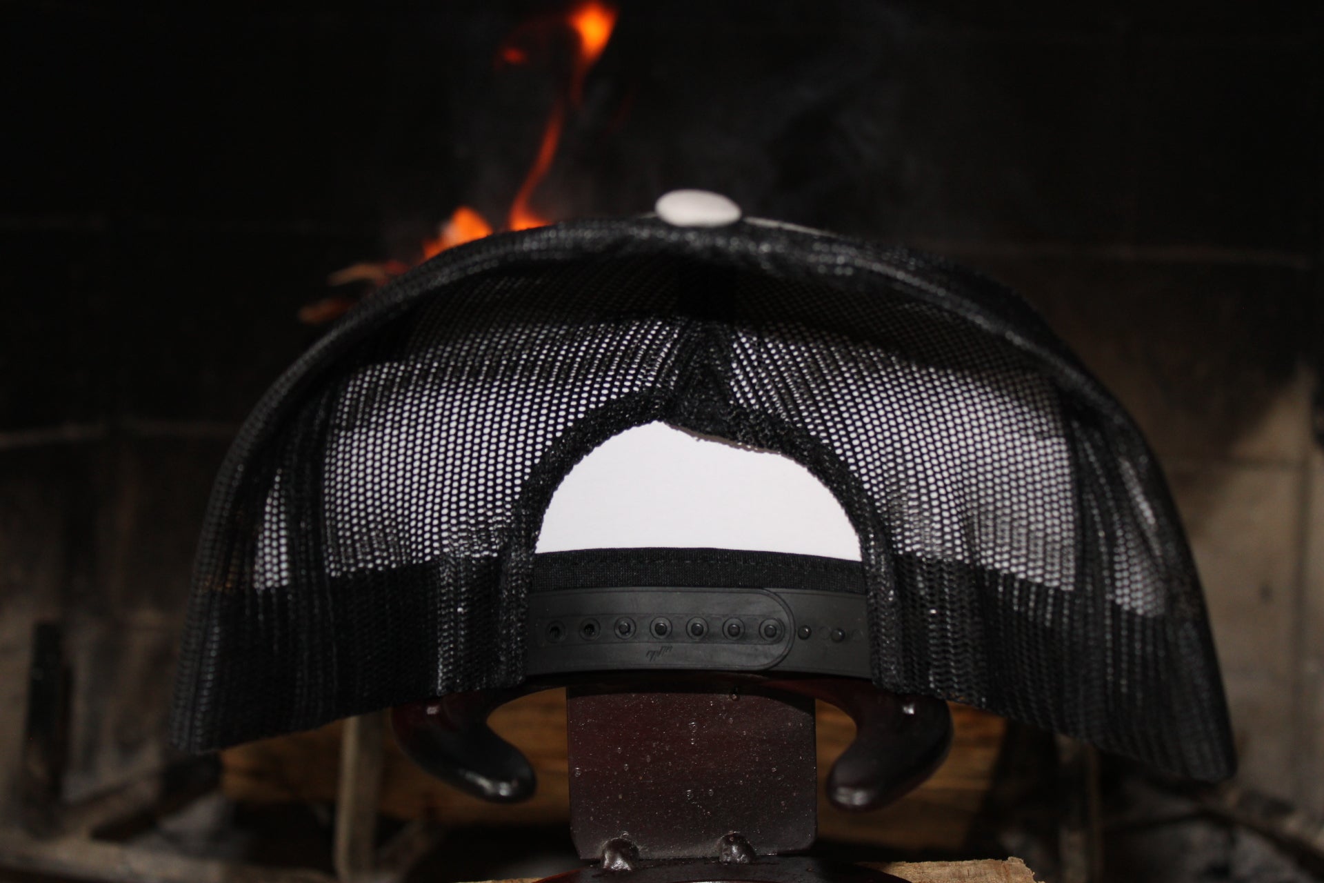 LA SHAPES LOGO GREY & BLACK TRUCKER HAT