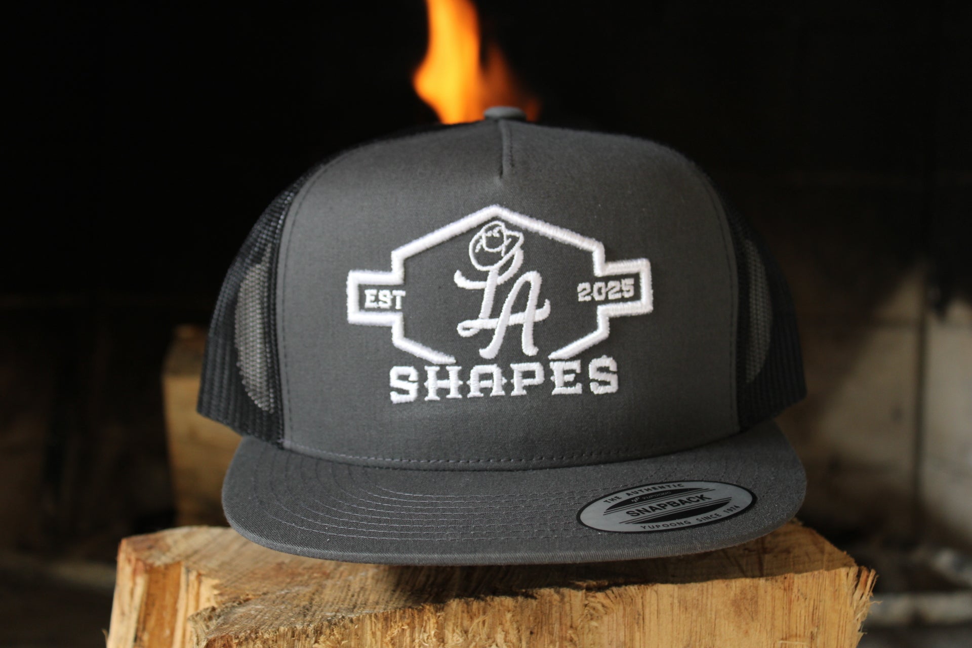 LA SHAPES CHARCOAL & BLACK TRUCKER HAT